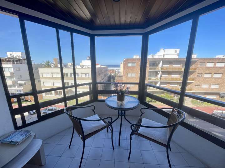 Apartamento en venta en El Mesana (Calle 24), Punta Del Este