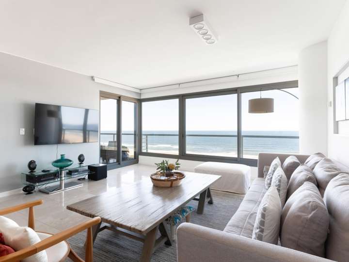 Apartamento en venta en Rambla Lorenzo Batlle Pacheco, Punta Del Este