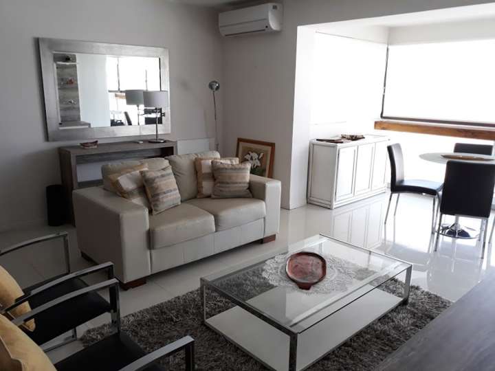 Apartamento en venta en Avenida Francisco Salazar, Maldonado
