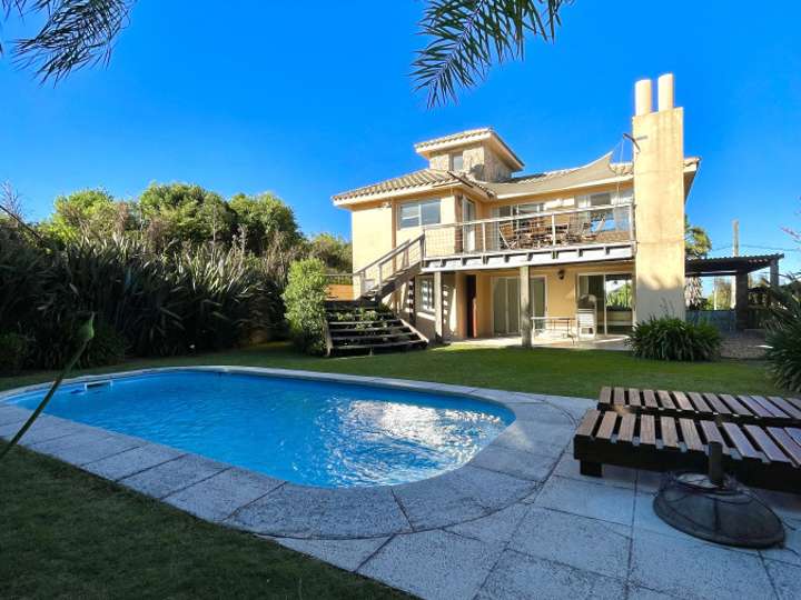 Casa en venta en Calle 5 - El Galpón, Buenos Aires