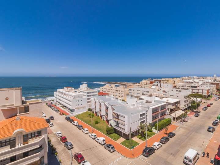 Apartamento en venta en Gorlero, Punta Del Este