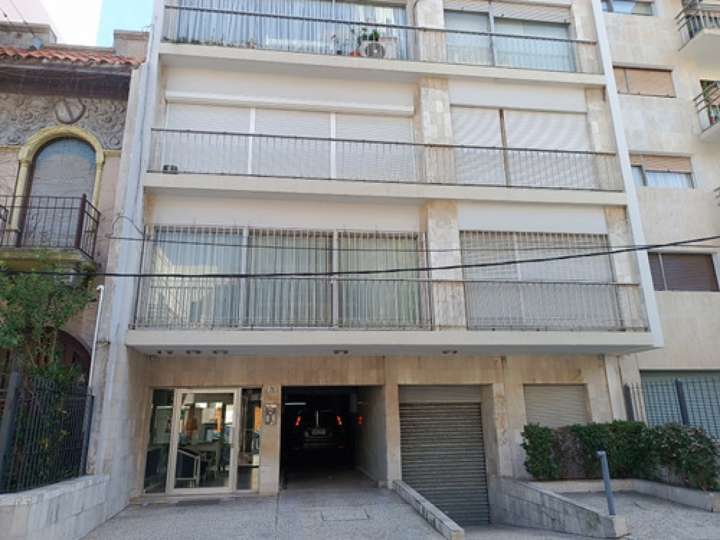 Apartamento en venta en Francisco Solano Antuña, Montevideo