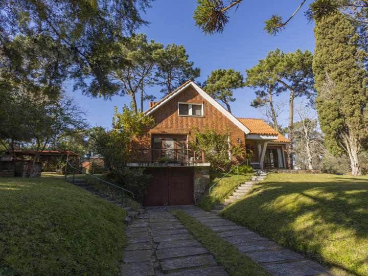Casa en venta en De Los Eucaliptus, Punta Del Este