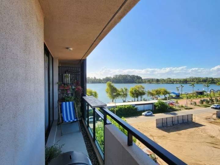 Apartamento en venta en Parque de Carrasco, Canelones