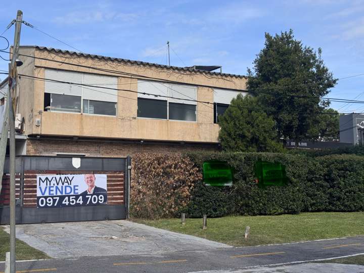 Comercial / Tienda en venta en Carrasco Norte, Montevideo