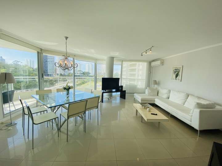 Apartamento en venta en Punta Del Este