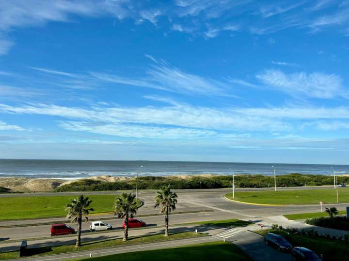 Apartamento en venta en Rambla Lorenzo Batlle Pacheco, Punta Del Este