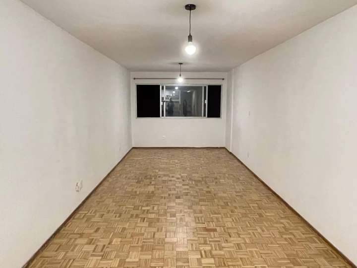 Apartamento en venta en Avenida 18 de Julio, Montevideo