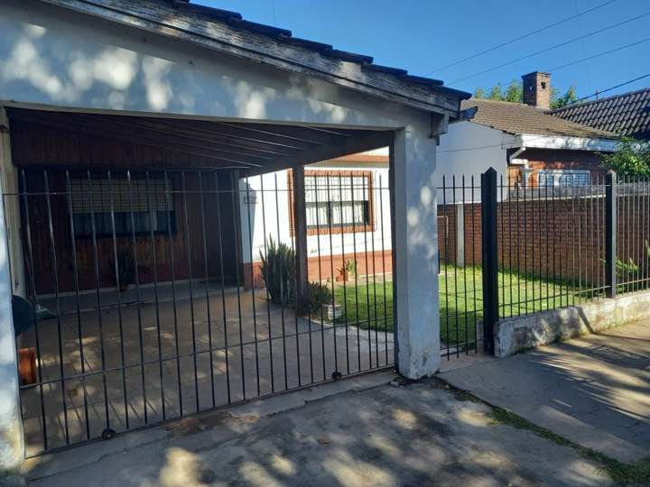 Casa en venta en Miguel García Fernández, 696, Buenos Aires