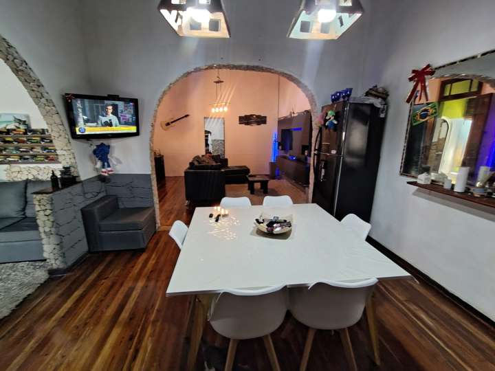 Edificio en venta en Quirno Costa, 667, Remedios de Escalada