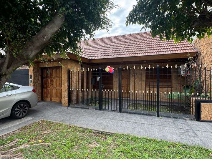 Casa en venta en Boulogne Sur Mer, 1726, Buenos Aires