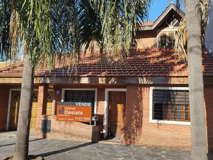 Casa en venta en Granaderos, 2558, Villa Luzuriaga