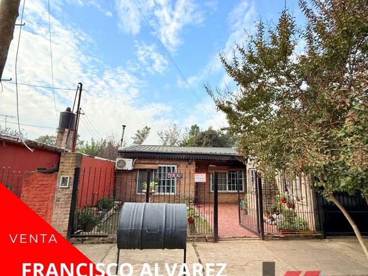 Casa en venta en Domingo Martínez de Irala, Francisco Álvarez