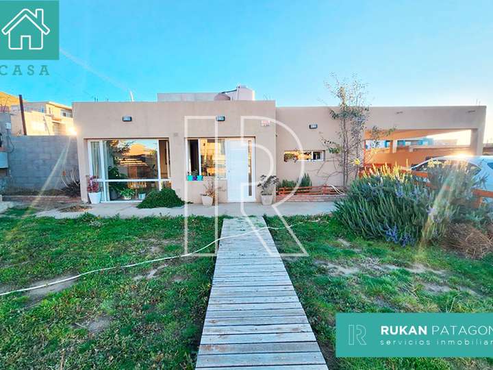 Casa en venta en Avenida Holanda, Santa Cruz