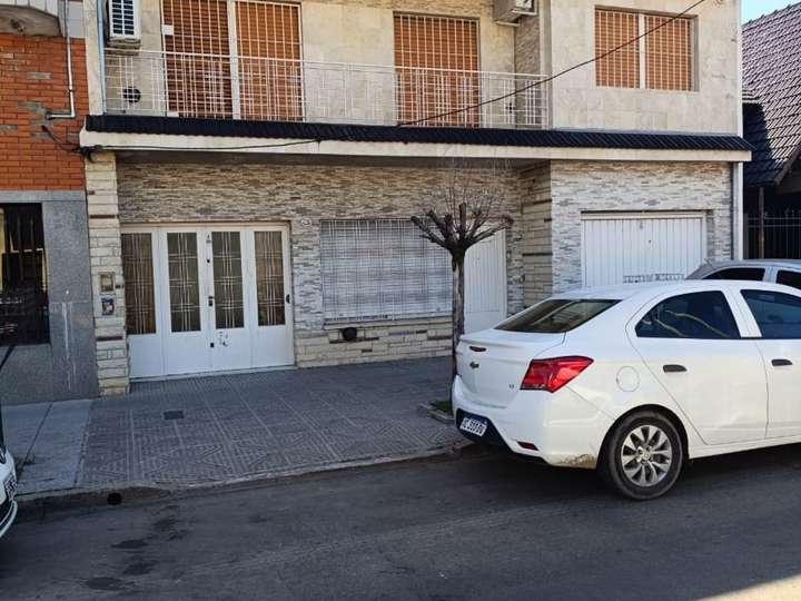 Casa en venta en Necochea, 2699, Lomas del Mirador