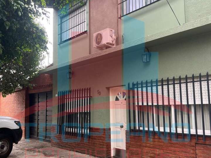Casa en venta en Helguera, 100, La Tablada