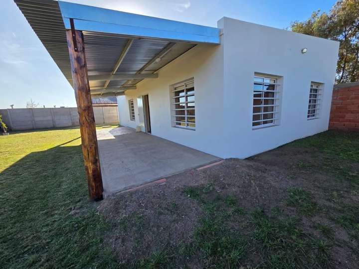 Casa en alquiler en Roberto Clegg, Buenos Aires