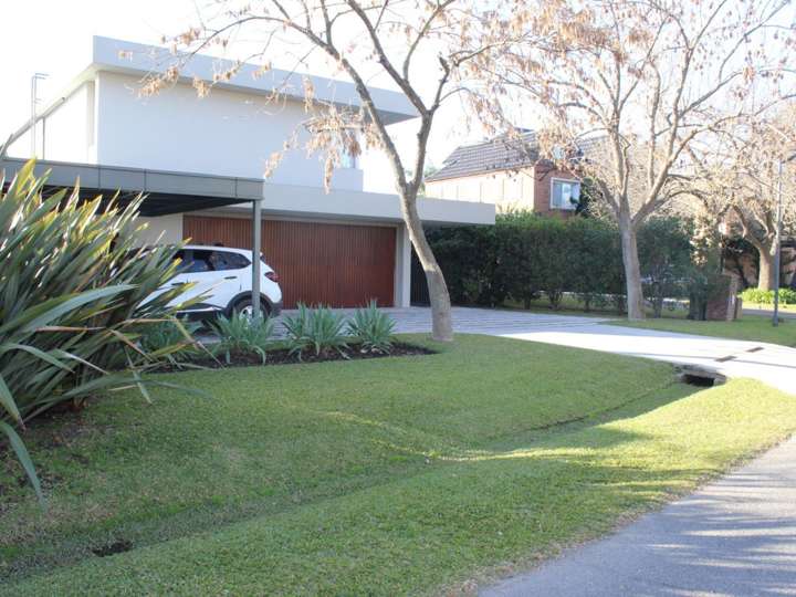 Casa en venta en 12 de Octubre, Buenos Aires