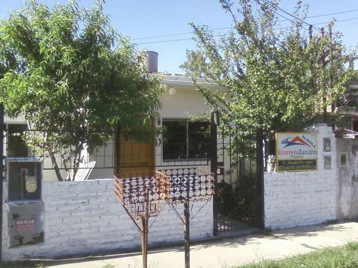 Casa en alquiler en Juana Manuela Gorriti, Glew