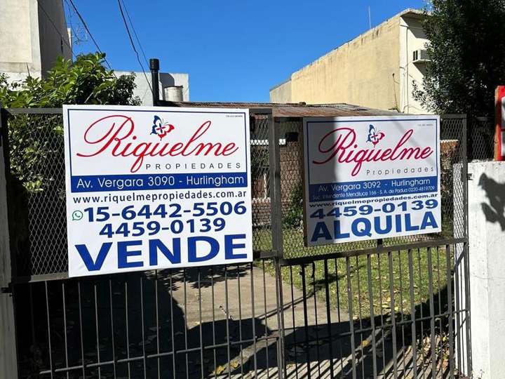 Casa en venta en Debussy, Hurlingham