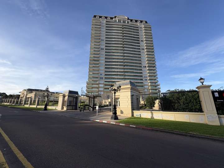 Apartamento en venta en Avenida República Argentina, Maldonado