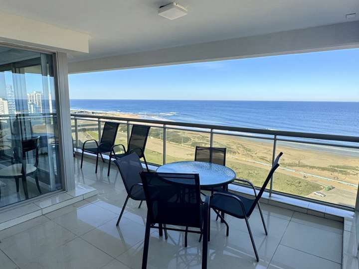 Apartamento en venta en Rambla Lorenzo Batlle Pacheco, Punta Del Este