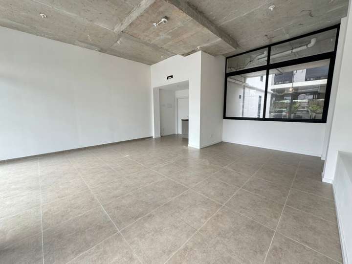 Comercial / Tienda en venta en Jaime Cibils, Montevideo