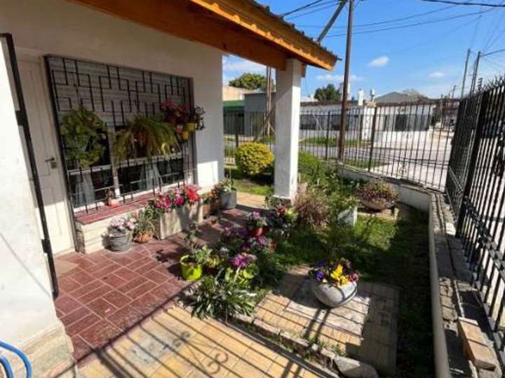 Casa en venta en Ingeniero Sagasta, 902, Buenos Aires