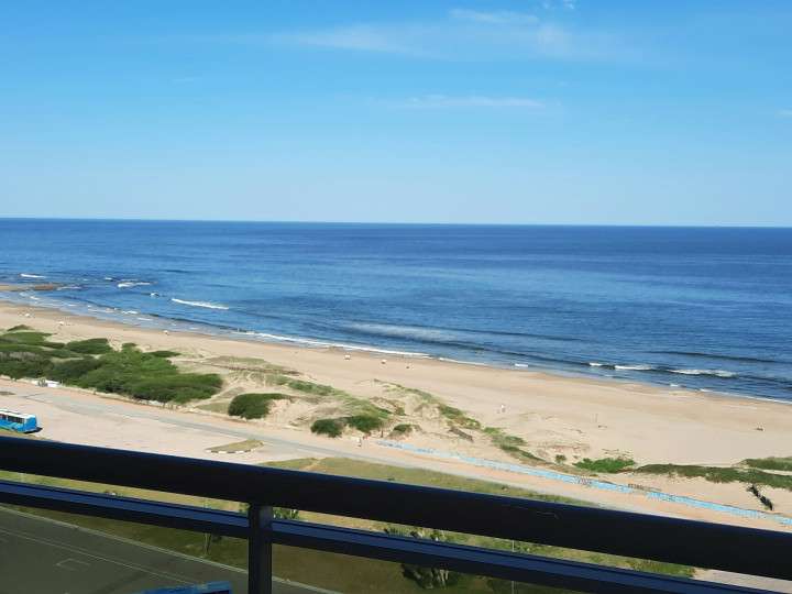 Apartamento en venta en Rambla Lorenzo Batlle Pacheco, Punta Del Este