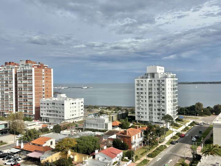 Apartamento en venta en Rotonda, Punta Del Este