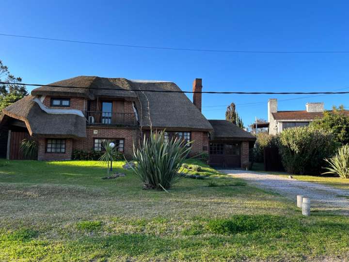 Casa en venta en Pinares, Maldonado
