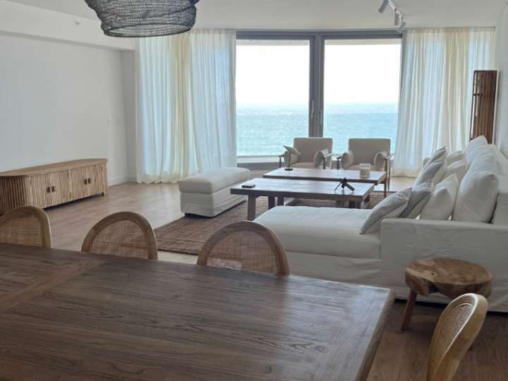 Apartamento en venta en Rambla Lorenzo Batlle Pacheco, Punta Del Este