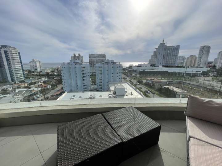 Apartamento en venta en Avenida Francisco Salazar, Punta Del Este