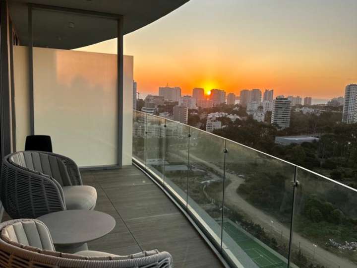 Apartamento en alquiler en Punta Del Este