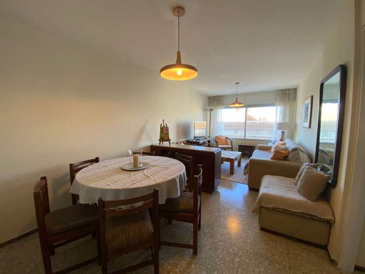 Apartamento en venta en El Mesana (Calle 24), Punta Del Este