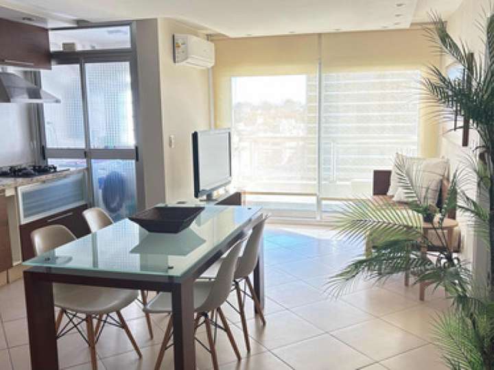 Apartamento en alquiler en Profesor Juan Carlos Sabat Pebet, Montevideo