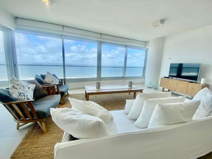 Apartamento en venta en Rambla Lorenzo Batlle Pacheco, Punta Del Este