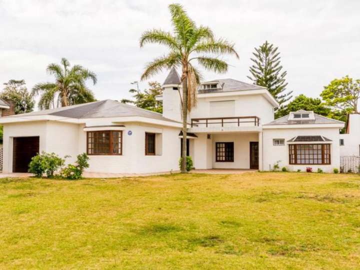 Casa en venta en Rambla Doctor Claudio Williman, Maldonado