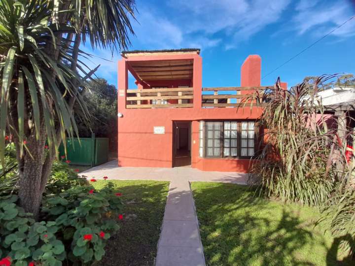 Casa en venta en Carlos Gardel, El Tesoro