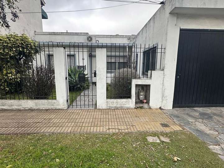 Casa en venta en General Alfredo Rodríguez, 1947, Hurlingham