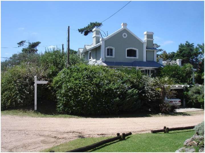 Casa en venta en Dafne, Maldonado