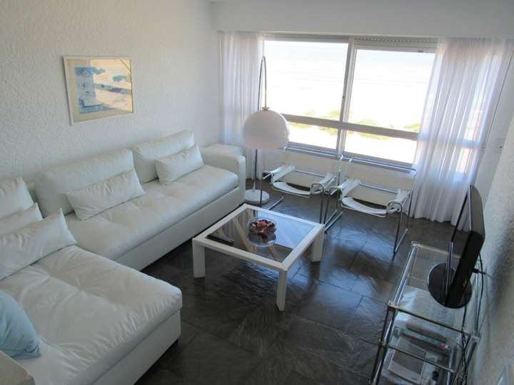Apartamento en venta en Rambla Lorenzo Batlle Pacheco, Punta Del Este
