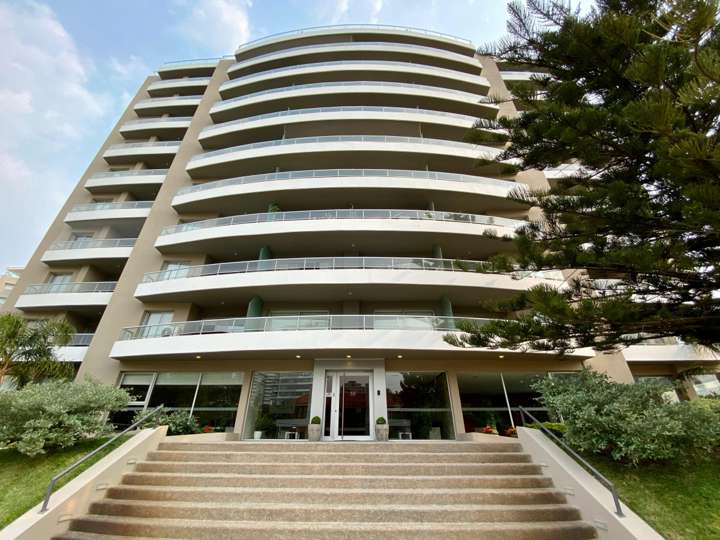 Apartamento en venta en Biarritz, Punta Del Este