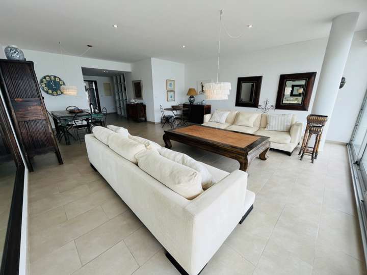 Apartamento en venta en El Tesoro