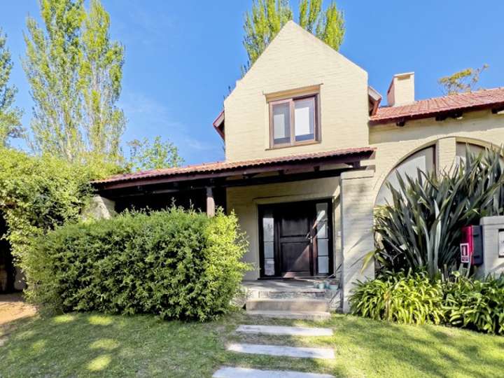 Casa en venta en Pinares, Maldonado