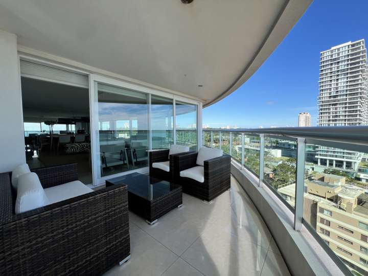 Apartamento en venta en Punta Del Este