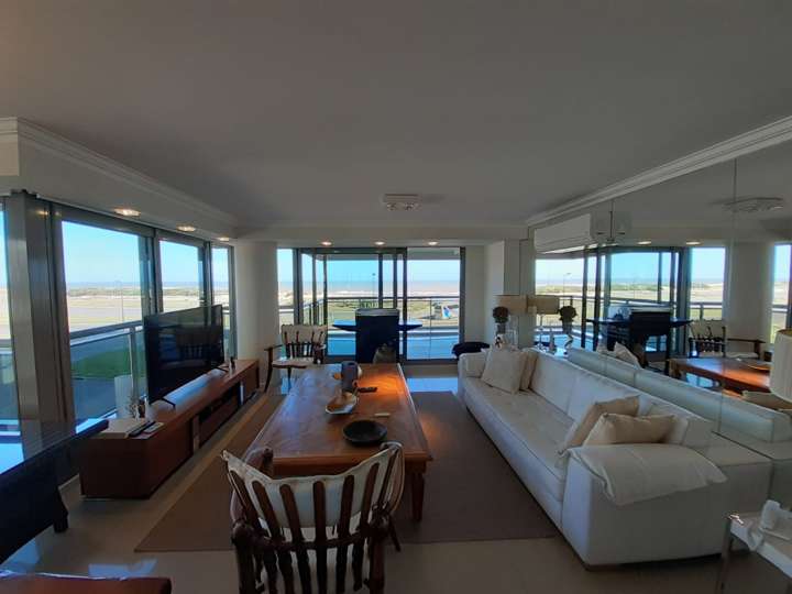 Apartamento en venta en Punta Del Este