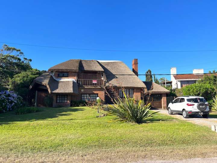 Casa en venta en Pinares, Maldonado