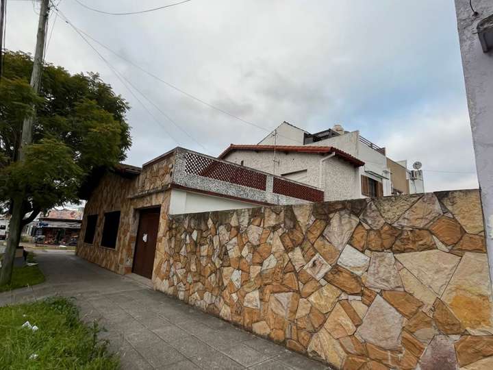 Casa en venta en Perito Moreno, 2506, Villa Luzuriaga