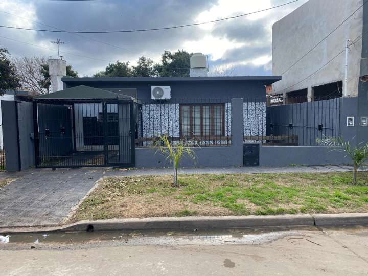 Casa en venta en Albert Schweitzer, Buenos Aires